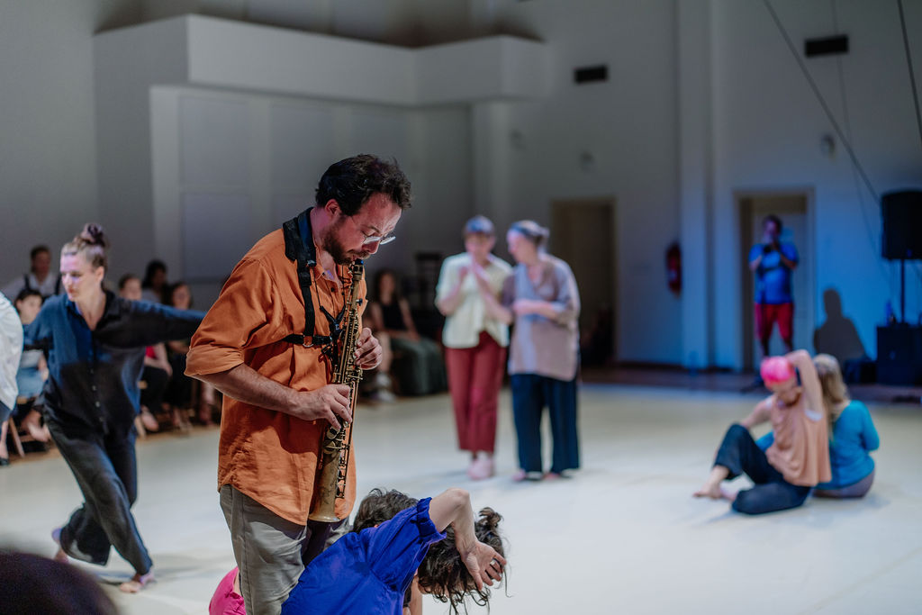 Inner Speech as a Stage Gesture in Instant Composition. Sometime Now. Photo: Tereza Jakoubková Photography.